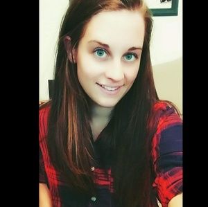 Meet your Posher, Kayla